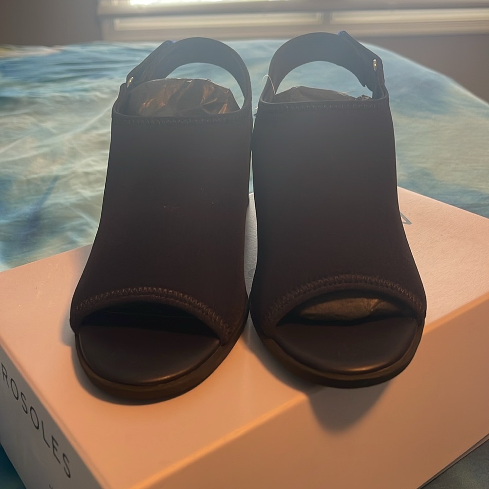 AEROSOLES Navy Stretch Slingback Heels with Comfortable Design